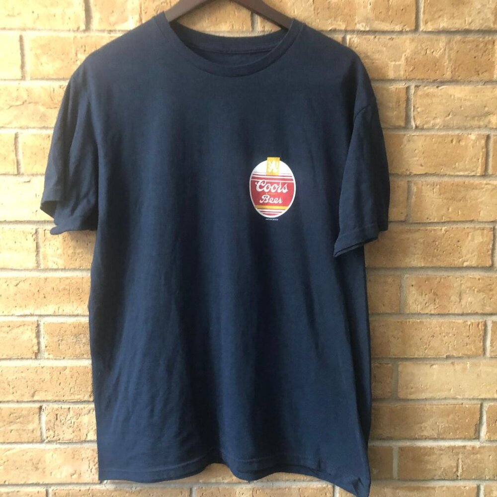 Coors Banquet Beer Vintage Design T Shirt Men’s Large Short Sleeve Blue Alcohol